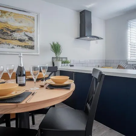 Ivy Cellar - 2 Bedroom Apartment - Tenby Exterior photo