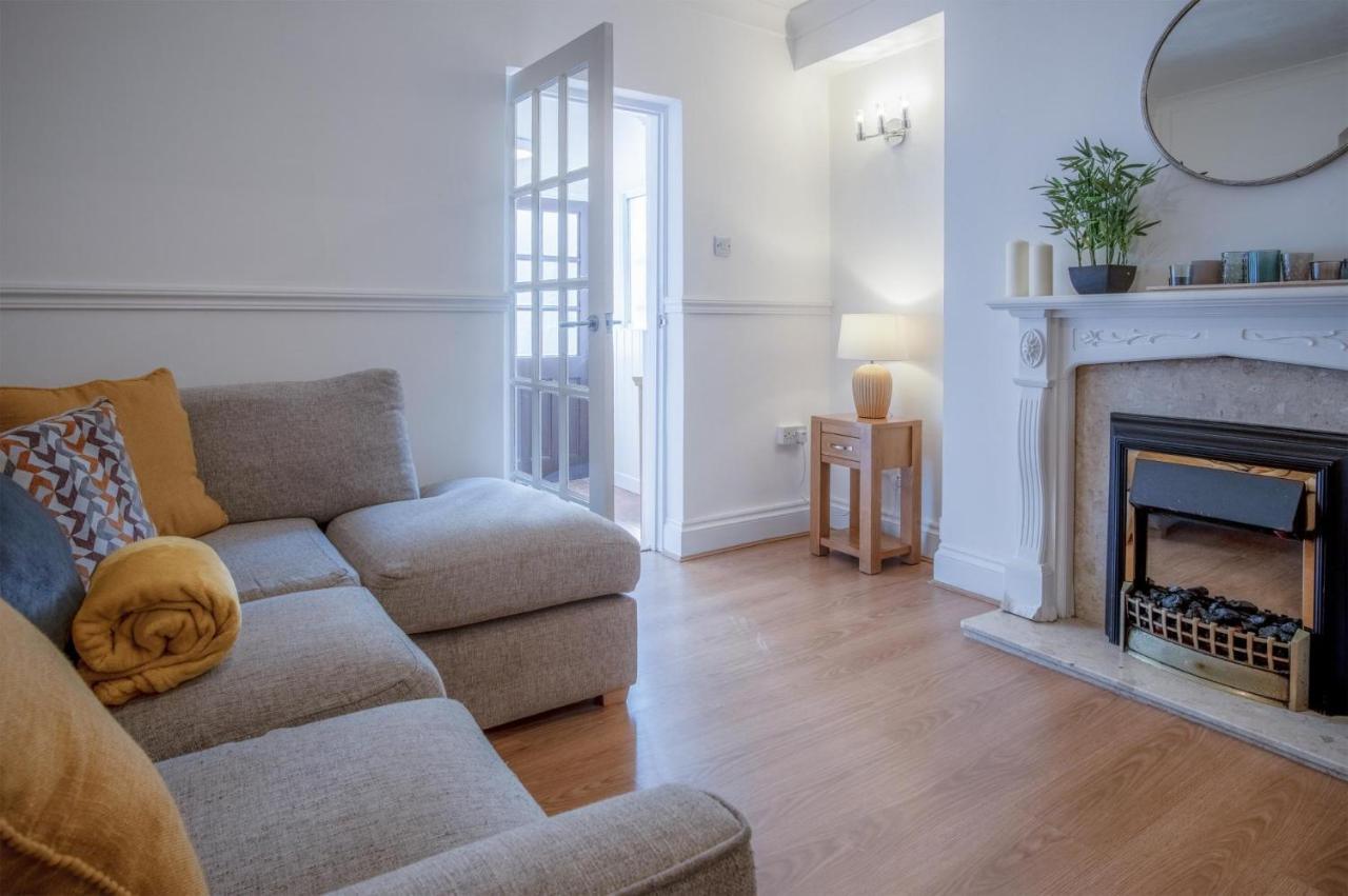 Ivy Cellar - 2 Bedroom - United Kingdom